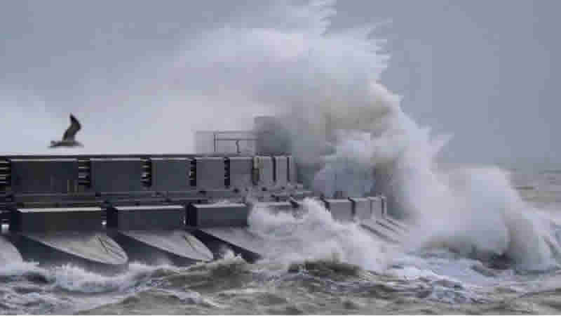 Benjamin Fırtınası İngiltere’yi Vurdu: Rüzgarlar 112 Km’ye Ulaştı