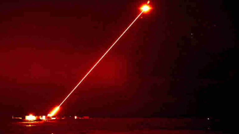 İngiltere son teknoloji lazer silahını tanıttı: DragonFire