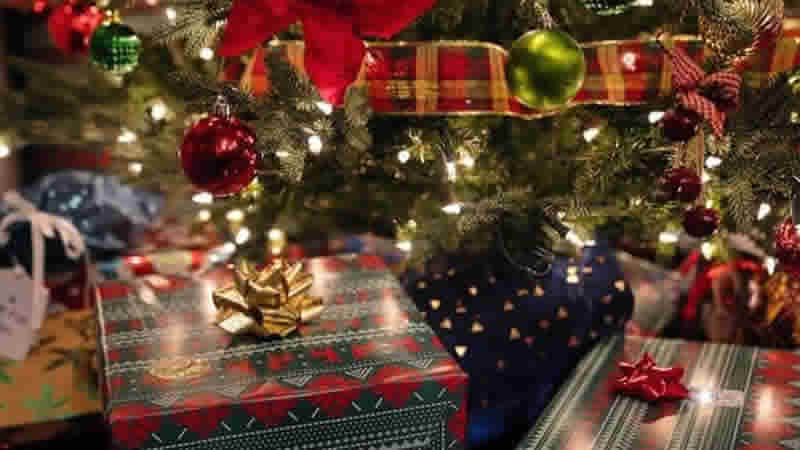 İngiltere’de Noel harcamaları 13 milyar sterlini aştı