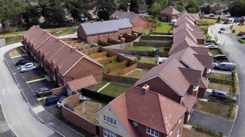 İngiltere’de konut fiyatları yükselişini sürdürüyor