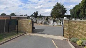 Londra’da Türklerin kullandığı mezarlıkla ilgili şok karar!