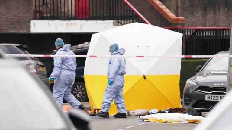 Londra’da tatar yayı taşıyan saldırgan polis tarafından öldürüldü