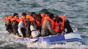 Manş Denizi üzerinden İngiltere’ye geçmeye çalışan 4  göçmen hayatını kaybetti