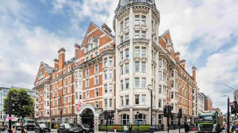 Starwood Capital Londra’da 10 otel satın aldı