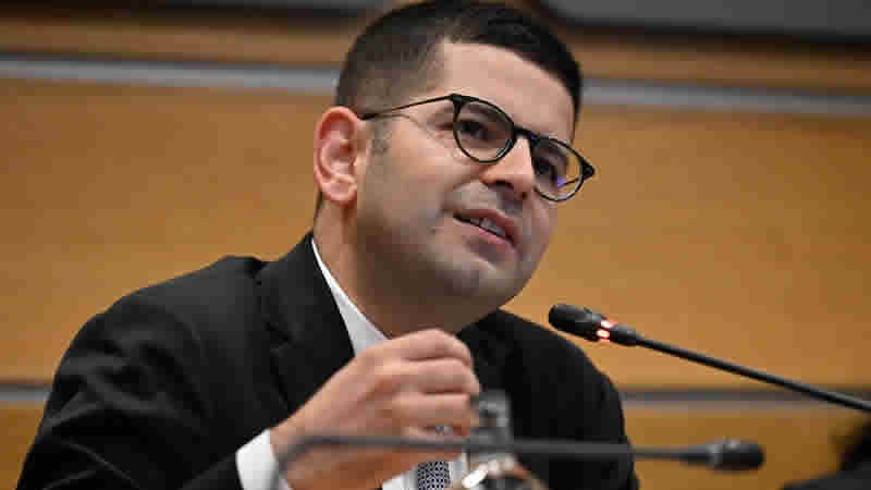 Burak Dağlıoğlu: “İngiltere’de Türk devlet bonolarına ilgi çok büyük”