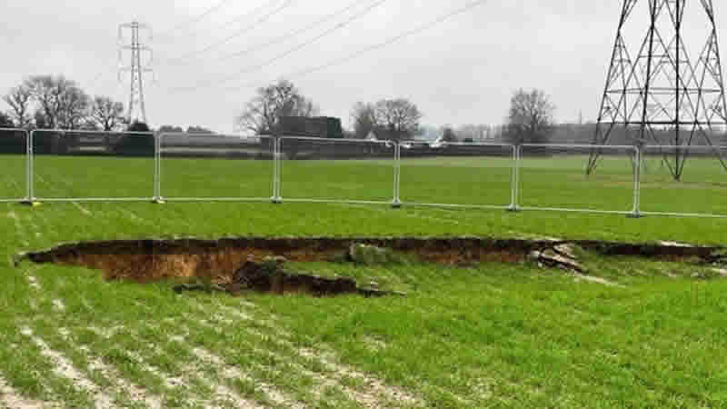 HS2 Demiryolu Projesi çalışmaları nedeniyle Buckinghamshire’da bazı bölgelerde obruklar oluştu