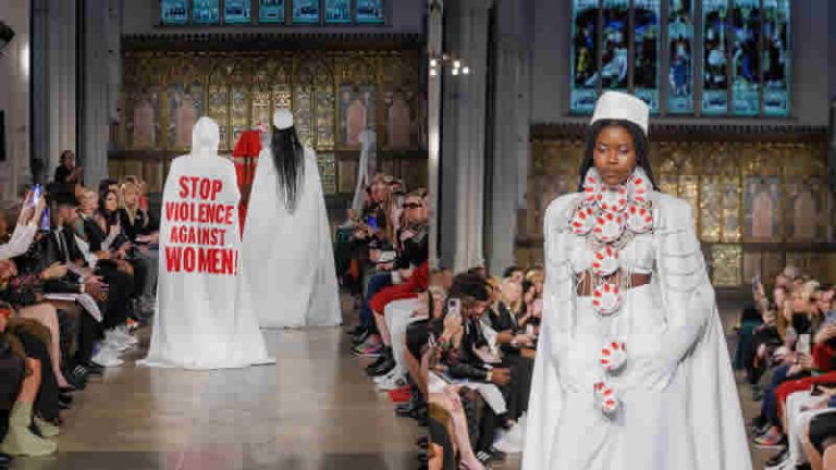 Ödüllü Türk Tasarımcı Tuncer Tonun, Londra Moda Haftası’nda göz doldurdu