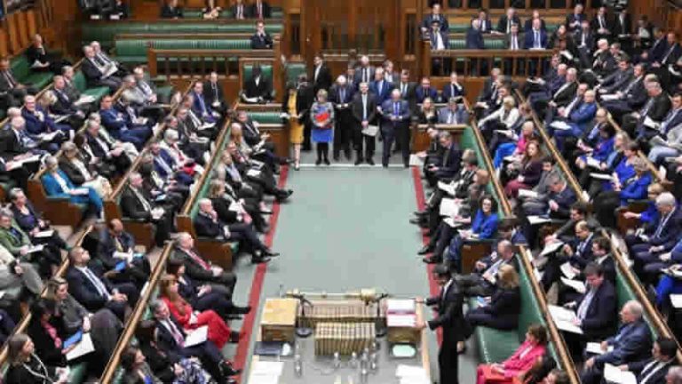 İngiltere Parlamentosu, Gazze’de “acil insani ateşkes” çağrısı yapan önergeyi kabul etti