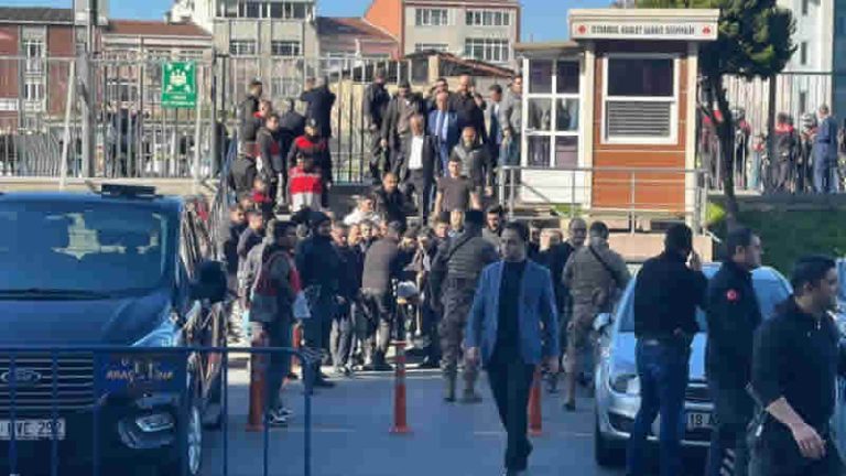 Çağlayan Adliyesi’nde terör saldırısı! 2 kişi hayatını kaybetti, 3 polis yaralandı