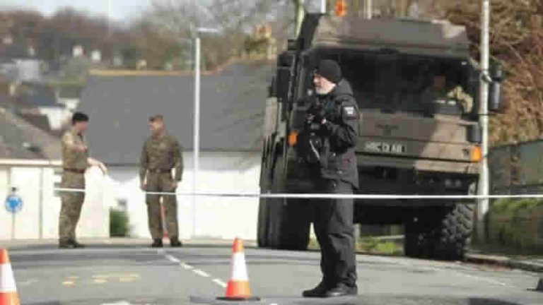 Plymouth’ta bir evin bahçesinde bulunan savaştan kalan bomba denizde patlatıldı