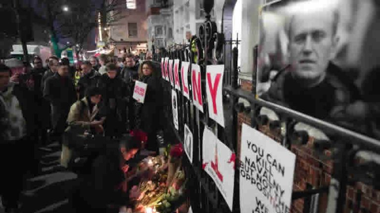 Rus muhalif Aleksey Navalny için Londra’da anma programı düzenlendi