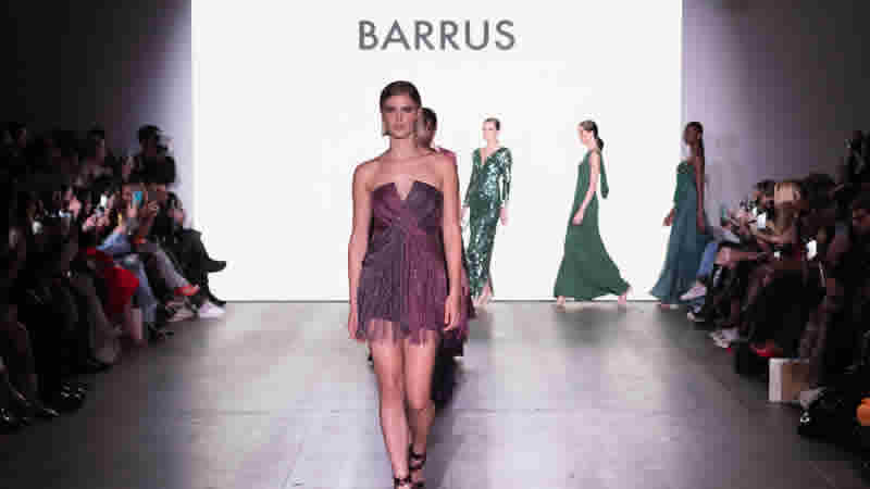 Neslişah Yılmaz Hidayetoğlu’nun koleksiyonu Londra Moda Haftası’nda büyük ilgi gördü