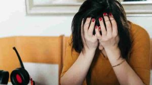 İngiltere’de menopozdaki kadınlar için  “makul ayarlamalar” yapmayan şirketlere dava açılabilecek