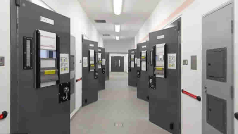 İngiltere’de cezaevlerindeki kalabalığın hafifletilmesi için mahkumlar erken tahliye edilebilir