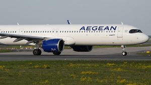 Atina’dan Londra’ya sefer yapan uçak kuş çarpması nedeniyle geri döndü