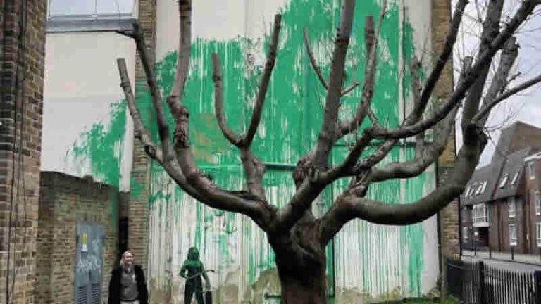 Banksy, Londra sokaklarında yeni bir sanat eseriyle ortaya çıktı