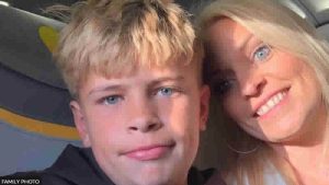 Bristol’da bir partide çıkan kavgada 16 yaşındaki çocuk bıçaklanarak öldürüldü