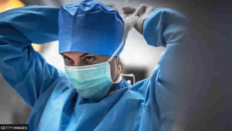 Galler’de kıdemli ve uzman doktorlar greve gidiyor