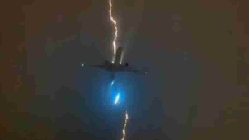 İçinde 400 yolcu bulunan Londra uçağına kalkıştan hemen sonra yıldırım çarptı