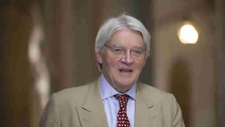 İngiltere çıplak şekilde darp edilen Filistinli sağlıkçılarla ilgili soruşturma istedi