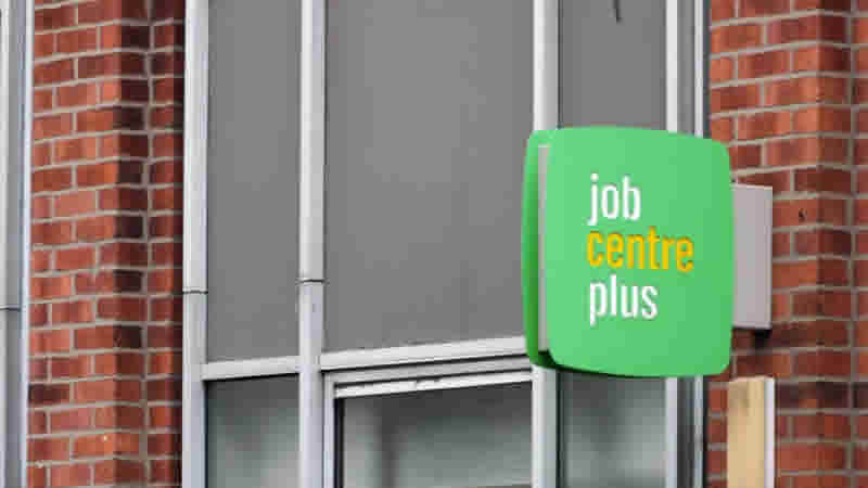 İngiltere’de açık iş pozisyonları üç yılın en düşük seviyesinde