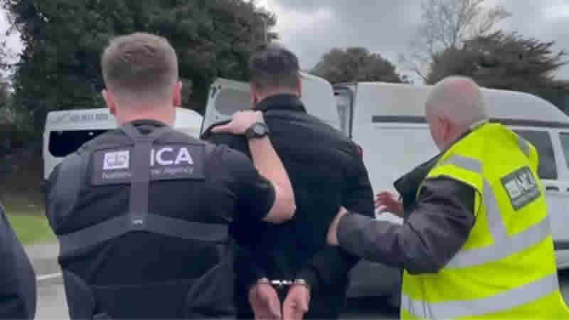 İngiltere’de insan kaçakçılığı yapan organize örgütün önemli ismi gözaltına alındı