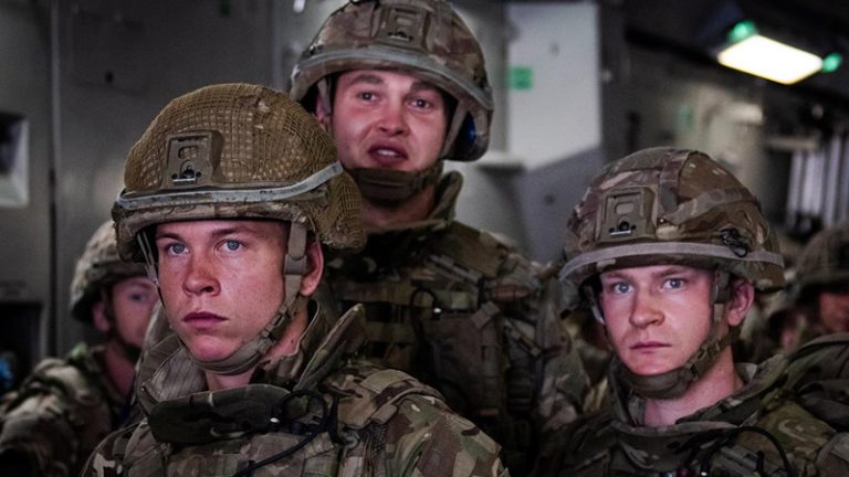 İngiltere’de askerlerin sakal ve bıyık bırakma yasağı kaldırıldı