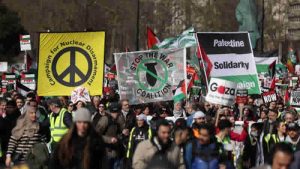 Londra’da on binlerce kişi Gazze için yürüdü
