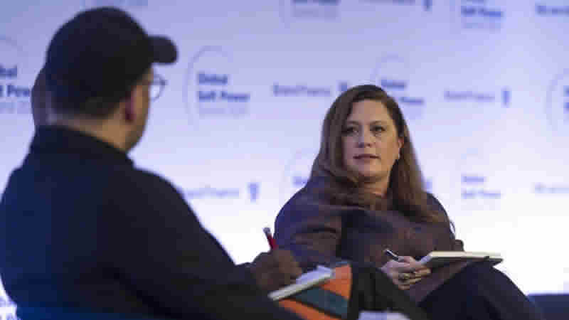 Türkiye Marka Ofisi Koordinatörü Erbay, Londra’daki Küresel Yumuşak Güç Zirvesi’nde konuştu