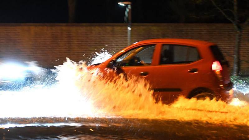 Batı Sussex’te Arun Nehri Taştı: Kurtarma Operasyonları Devam Ediyor
