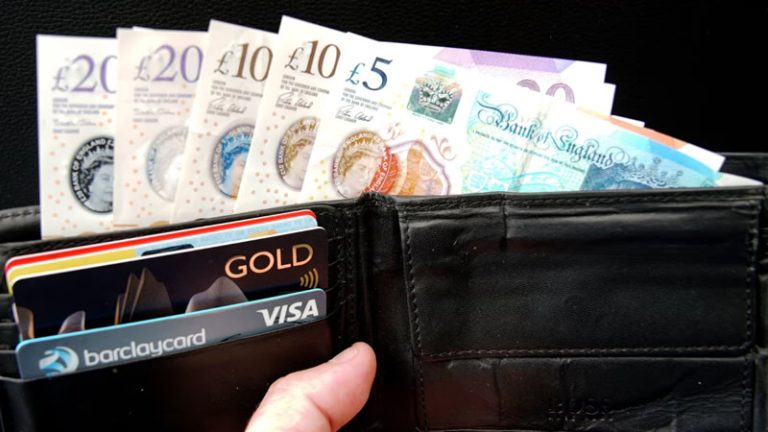 İngiltere’de Çoğu Emekli Bu Yardım Ödeneğini Bilmiyor