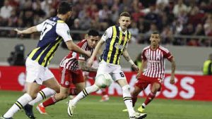 Fenerbahçe penaltılarda yıkıldı! Olympiakos yarı finale yükseldi