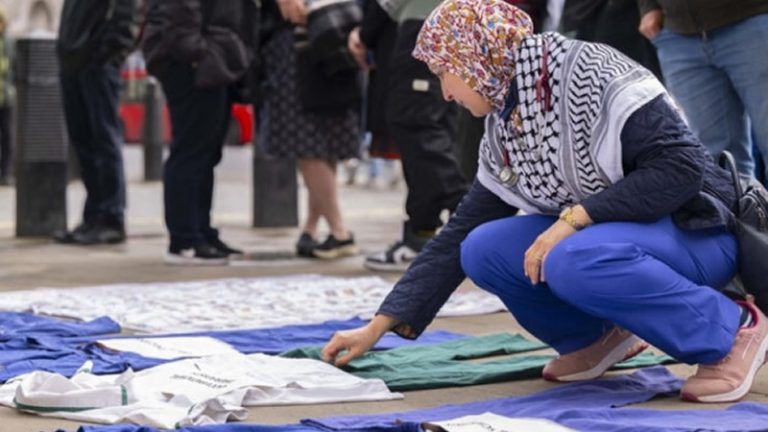 Gazze’de hayatını kaybeden sağlıkçılar Londra’da anıldı