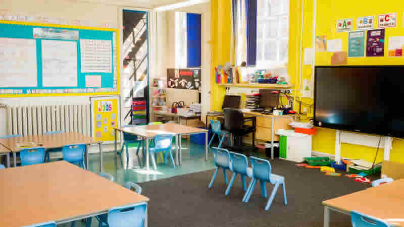 İngiltere’de GCSE sonuçlarının 2030’a kadar giderek kötüleşmesi bekleniyor