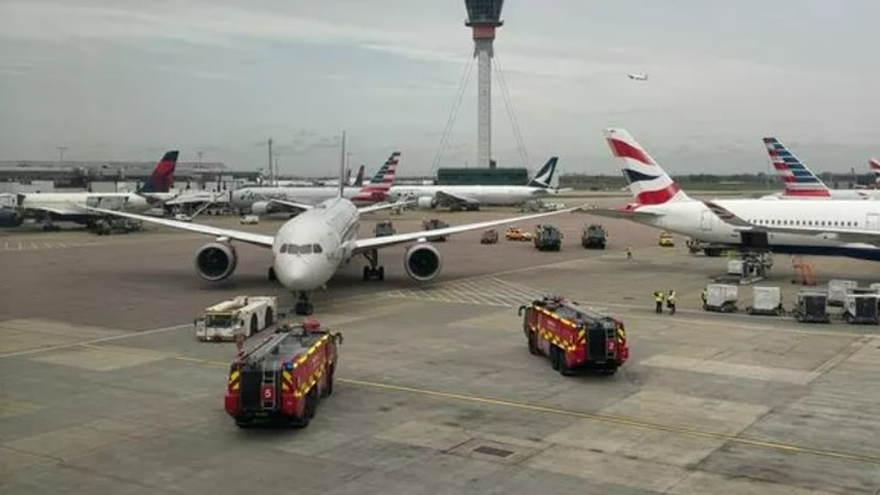 Heathrow Havalimanı’nda Boş Durumdaki İki Yolcu Uçağı Çarpıştı