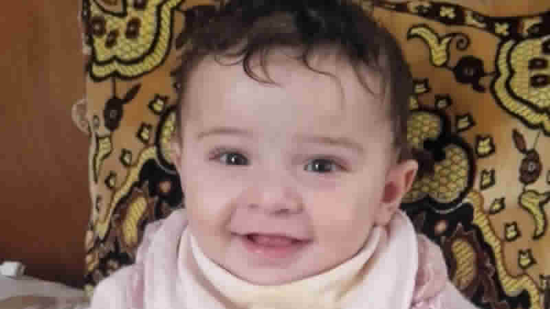 Yedi aylık İngiliz bebek Cezayir’de mahsur kaldı