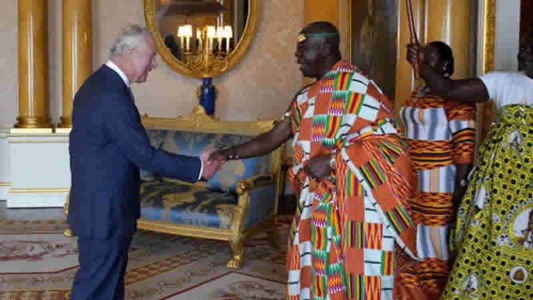 İngiltere, 150 yıl önce yağmalanan Asante Mücevherlerini Gana’ya geri iade etti