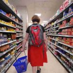 İngiltere’de Hükümetin Uyarısı Sonrası Konserve, Su ve Fener Satışları Patladı