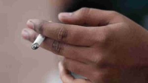 İngiltere’de genç nesillere yönelik sigara yasağı parlamentodaki ilk engeli aştı