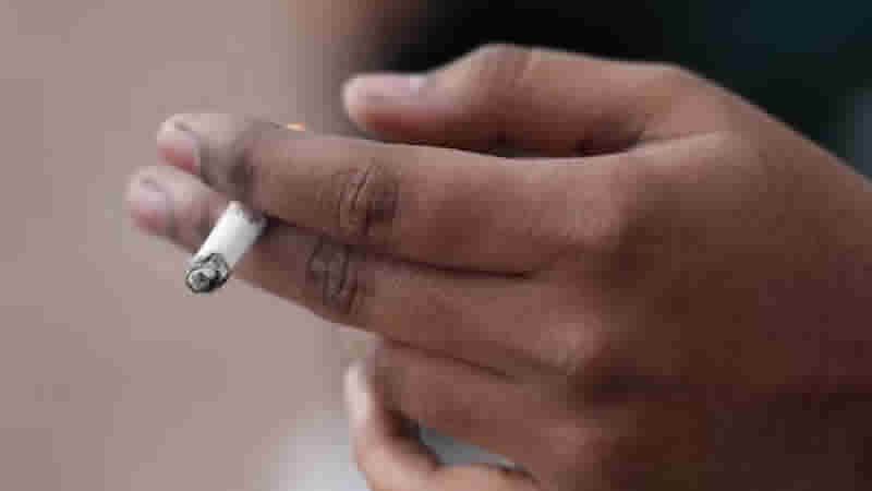 İngiltere’de genç nesillere yönelik sigara yasağı parlamentodaki ilk engeli aştı