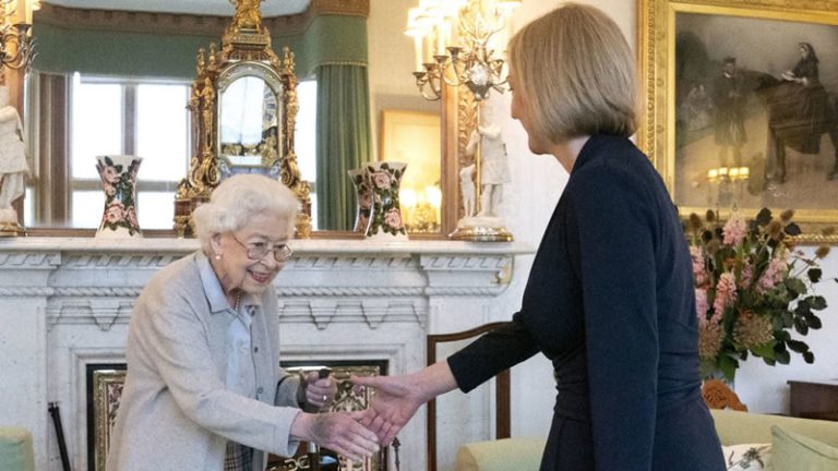 Liz Truss’un Anıları: Kraliçe ile İlişkisi ve Kısa Başbakanlık Dönemi
