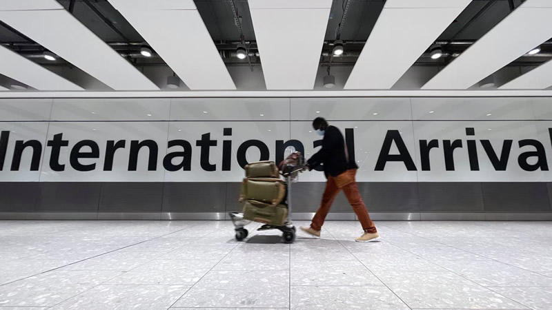 Heathrow Havalimanı’ndan, hükümete transit yolcular için £10 ücreti kaldırma çağrısı