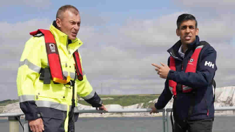 Manş Denizi’ndeki Göçmen Krizi Rishi Sunak’ı Endişelendiriyor