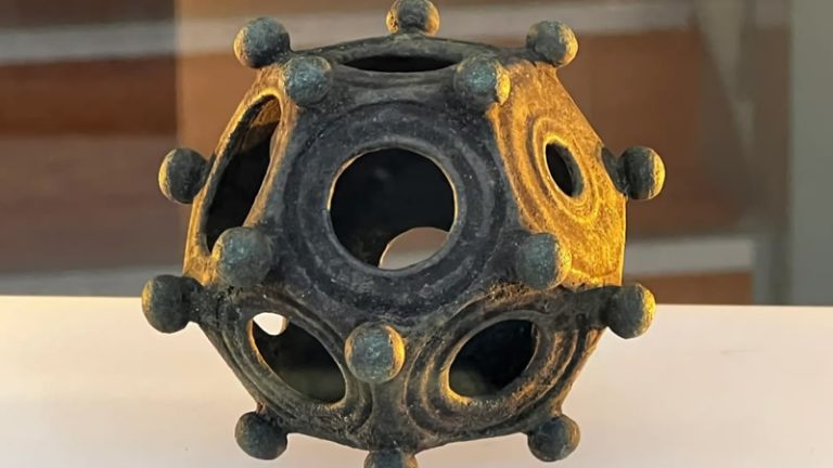 Gizemli Roma dodecahedronu Lincoln’de sergilenecek