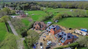 “Küçük Londra” köyü sakinleri yeni bir göçten korkuyor