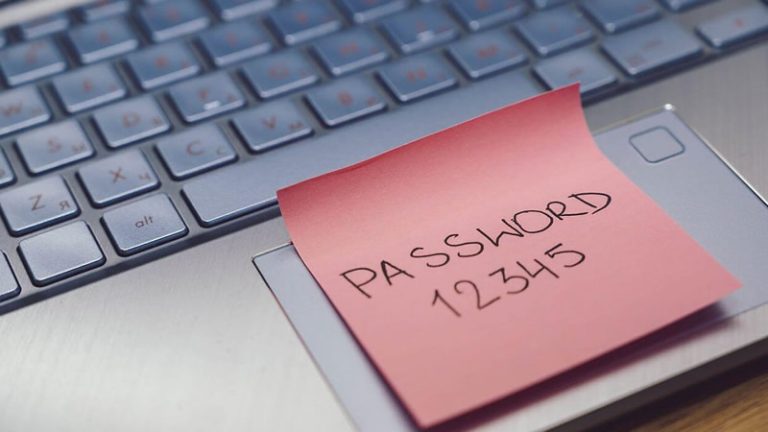 İngiltere’de yeni güvenlik düzenlemesi: Zayıf şifreler yasaklandı