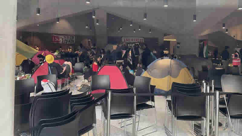 İngiltere’de LSE öğrencilerinden İsrail ile işbirliğine karşı protesto