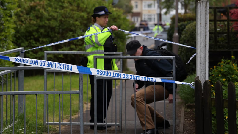 Londra’daki kılıçlı saldırıda 13 yaşındaki çocuk hayatını kaybetti