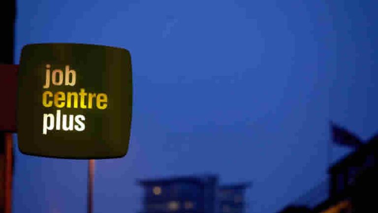 Sağır adama, iş bulma merkezinin kötü muamelesi sonrası 50 bin sterlin tazminat