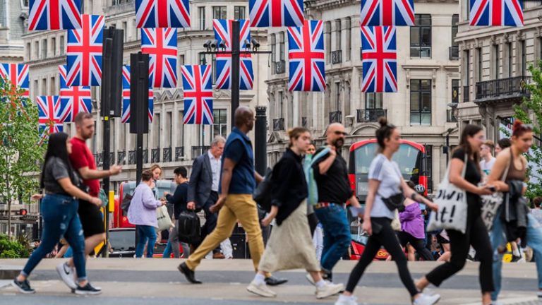 İngiltere ekonomisi rekor büyüme kaydetti
